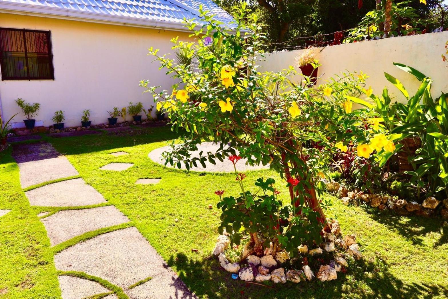 Chiisai Natsu Resort Bolod  ภายนอก รูปภาพ